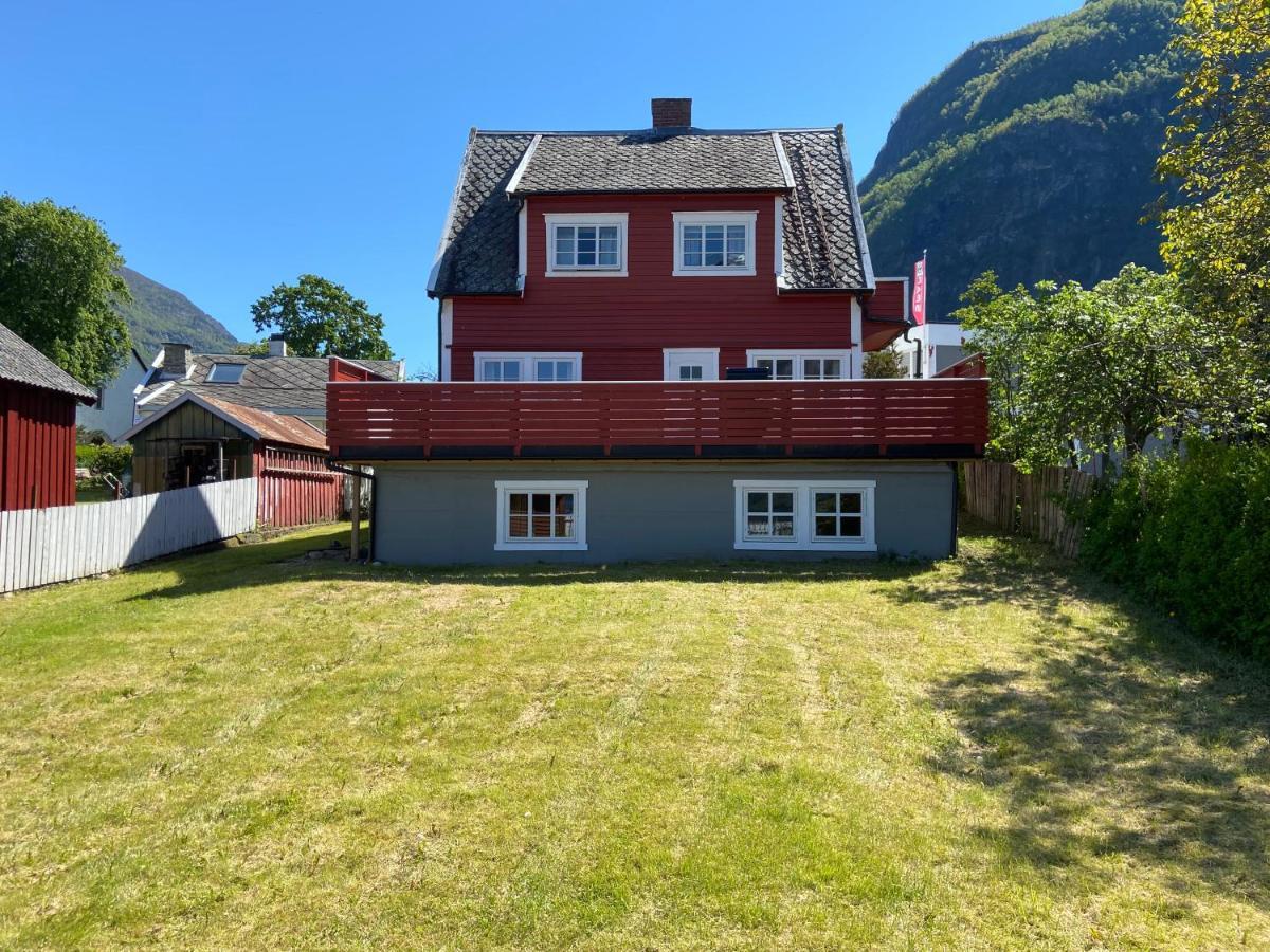 Aurland Guesthouse Bagian luar foto
